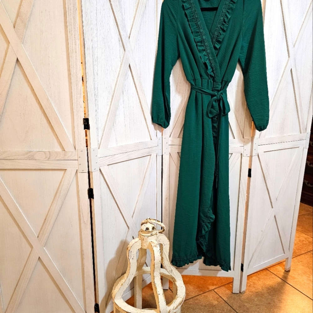 STUNNING Green Maxi Dress in Size Large